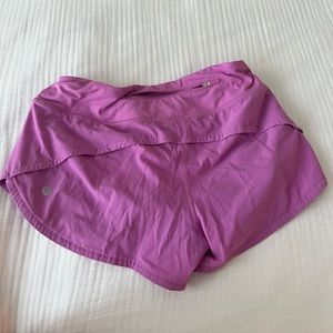 Lululemon Low Rise Speed Up Short 2.5 inch